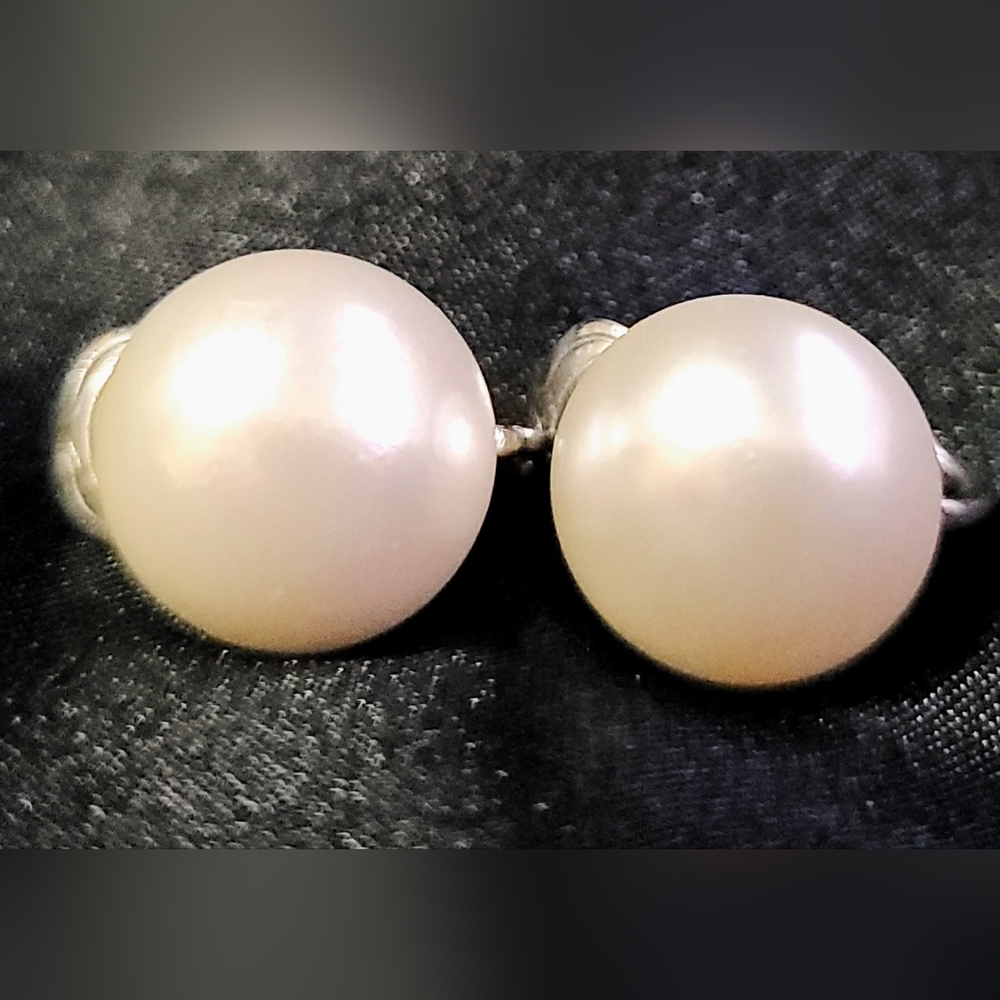 Vintage 1972 Sarah Coventry Faux Ivory Button Pearl Clip-on Earrings